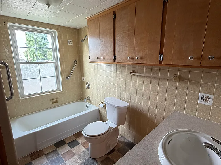 W235N8019 Woodside Rd — Photo 15