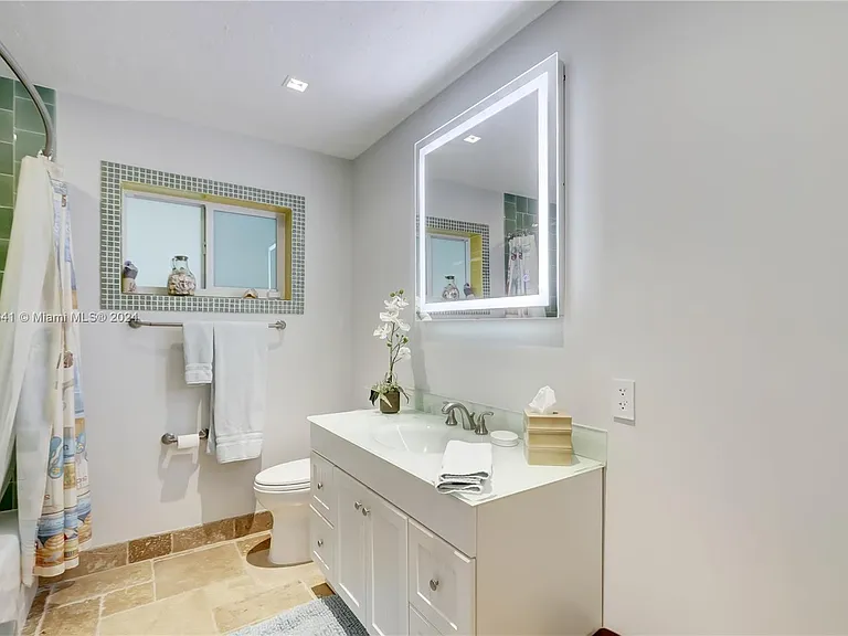 309 Oak St — Photo 39