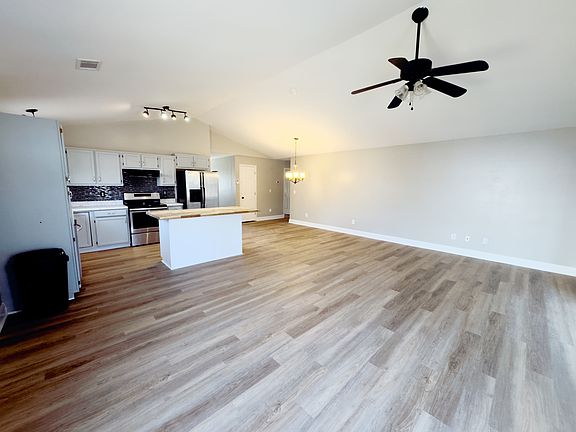4th image of 612 Sweet William Way