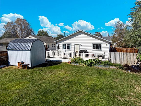 3rd image of 1003 Warren Ct