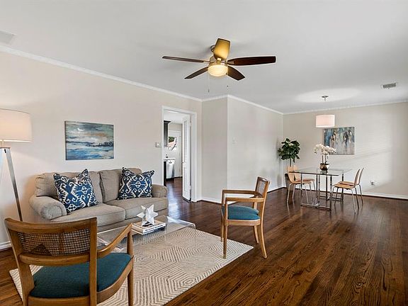 3rd image of 9215 Sorrento St