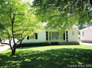 2518 S Walnut St, Springfield, IL 62704