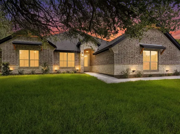9814 Bringier Ct, Granbury, TX 76049