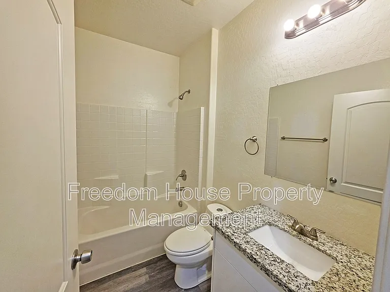 1121 Sixshooter Ave #1 — Photo 18