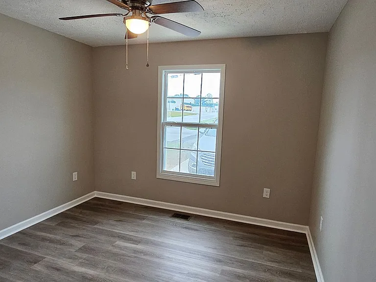 518 W Taylor St — Photo 12