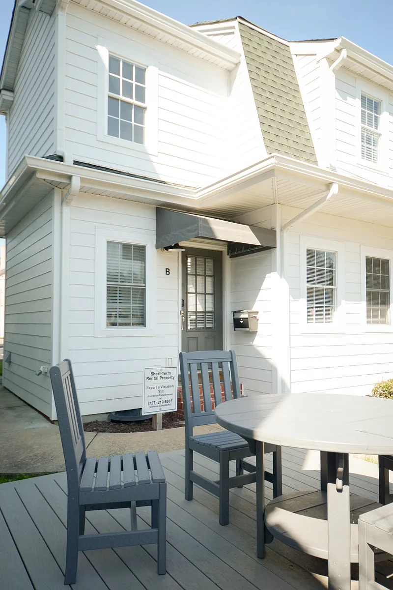 You'll have outdoor seating and a grill! - 501 22nd St #B