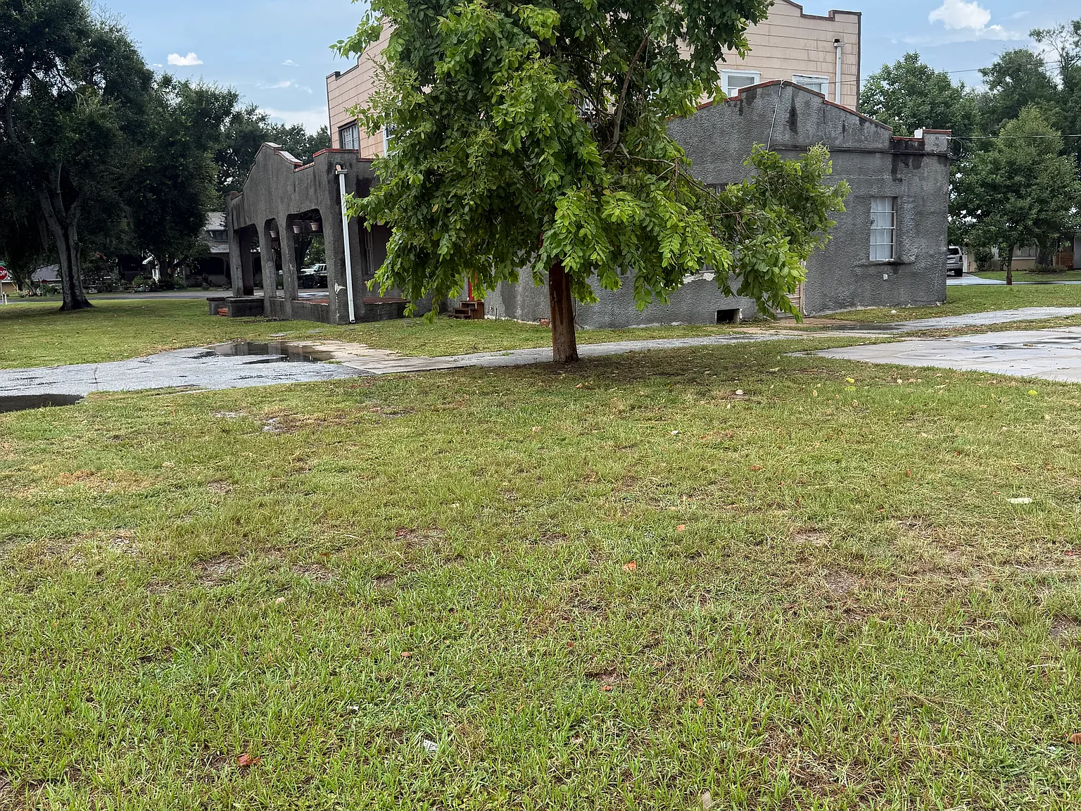 8 bed, 3.5 bath, 4760 sqft, $3,200 — Photo 4