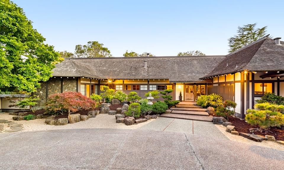 1st image of 33 Barry Ln