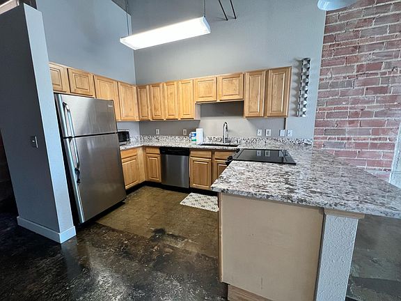 3rd image of 321 W 7th St APT 601