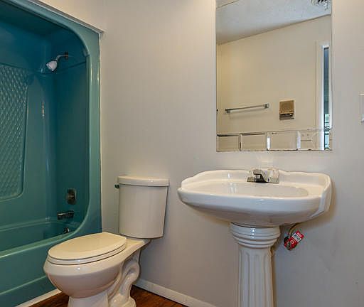 3rd image of 198 Finsbury Ln