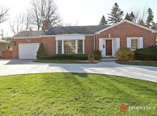 186 W Saint Charles Rd, Elmhurst, IL 60126