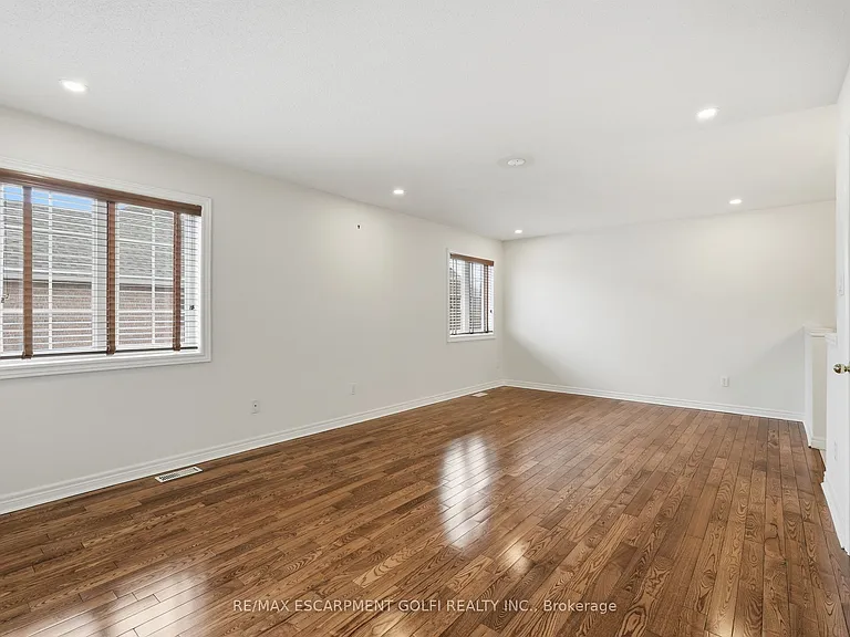 100 Springstead Ave — Photo 16