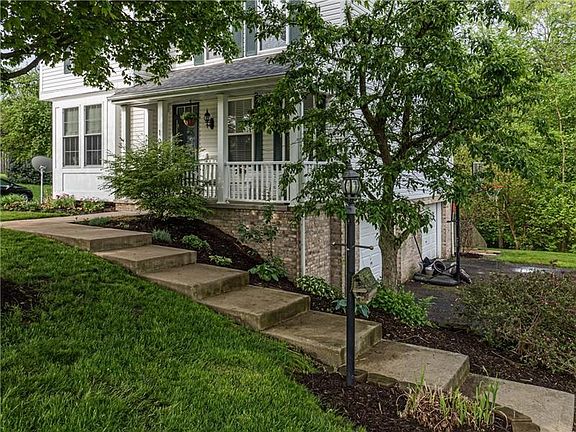 2nd image of 106 Bayberry Ln
