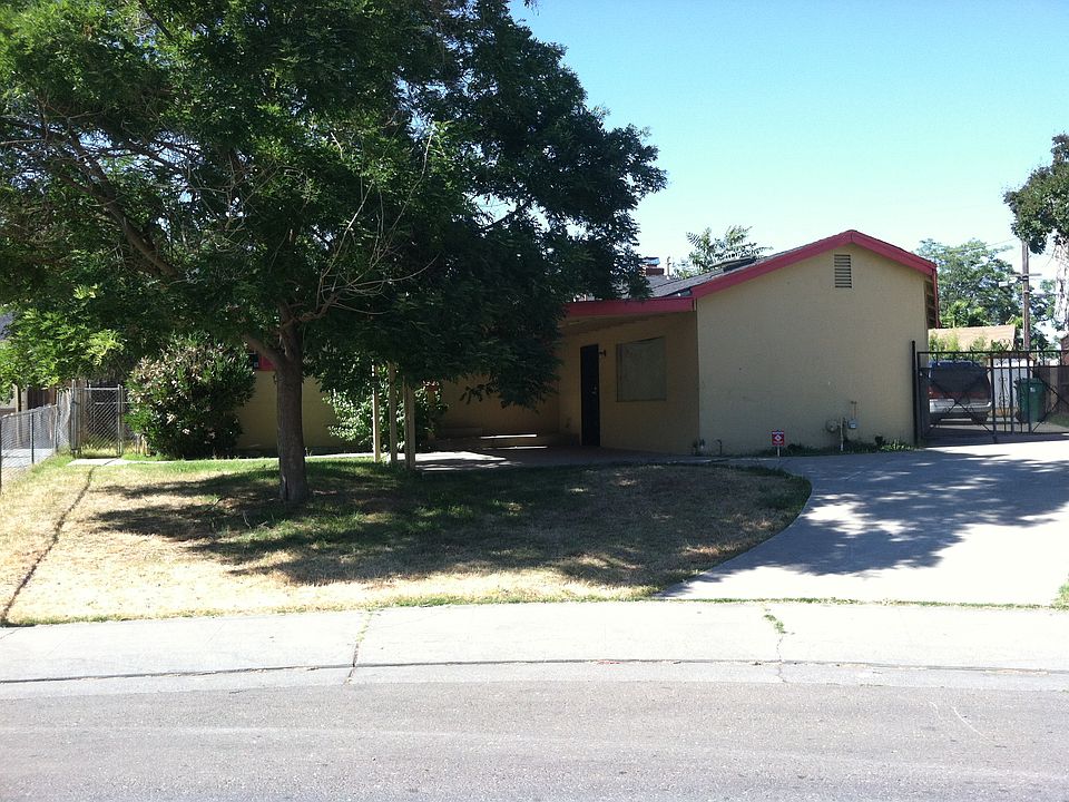 1st image of 2415 E 6th St