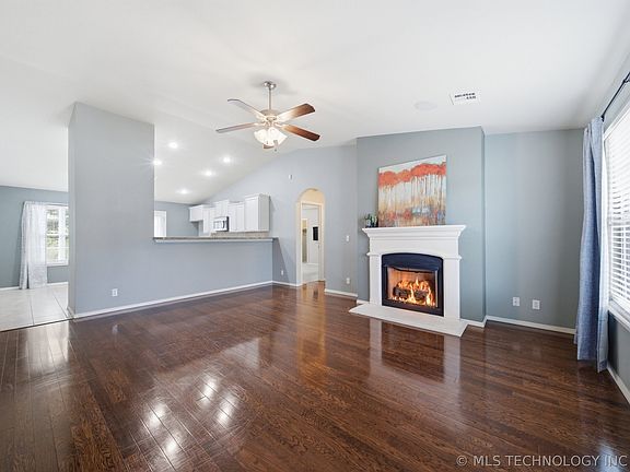 5th image of 9180 S 256th East Ave
