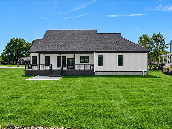 3rd image of 3177 Cook Rd