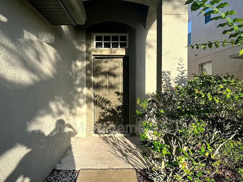 4 bed, 2.5 bath, 1985 sqft, $2,250 — Photo 3