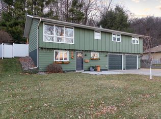 1676 Spruce Dr, Red Wing, MN 55066