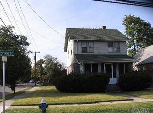 182 N Cottage St, Valley Stream, NY 11580