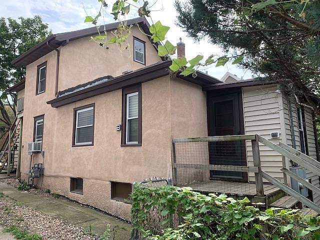2nd image of 424 N 4th St