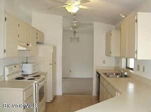 4th image of 460 Vin Rose Cir SE