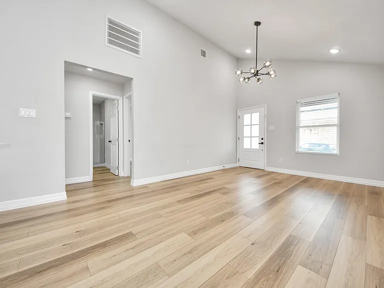 7605 Avenue C — Photo 12