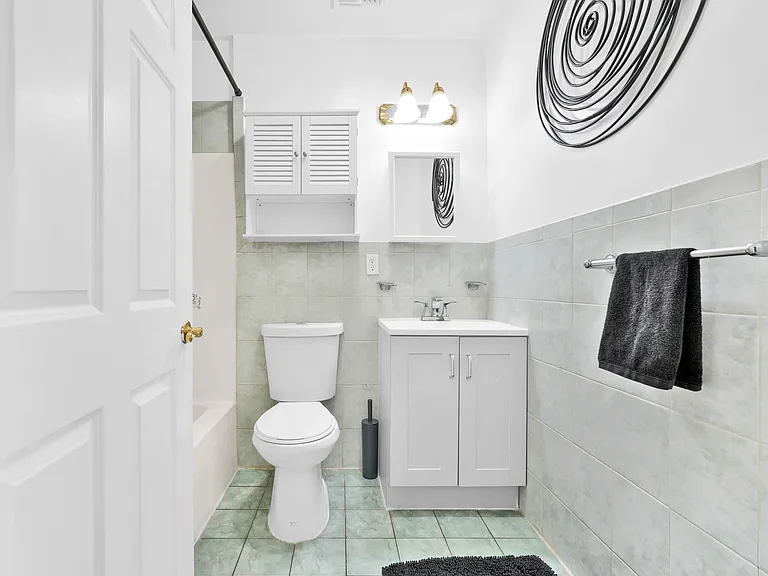160 W 133rd St #2A — Photo 7