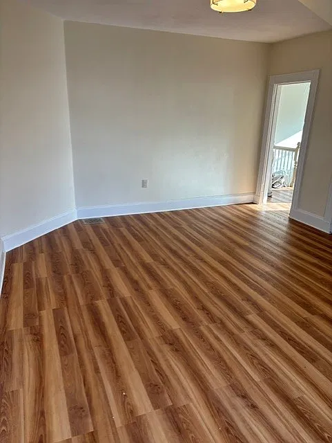 2 bed, 800 sqft, $2,400 — Photo 3