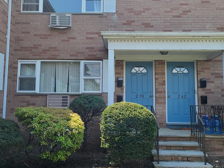 2-58 Virginia Dr #B — Photo 3