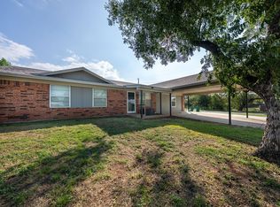 1610 W Plummer St, Eastland, TX 76448