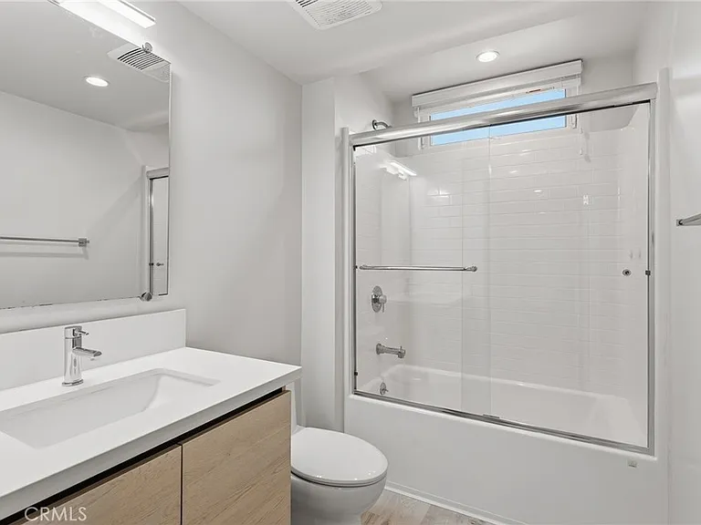 5820 La Mirada Ave #302 — Photo 14