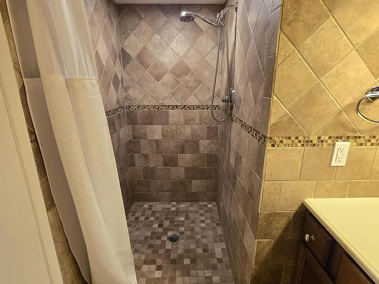 2500 Parkview Dr #412 — Photo 21