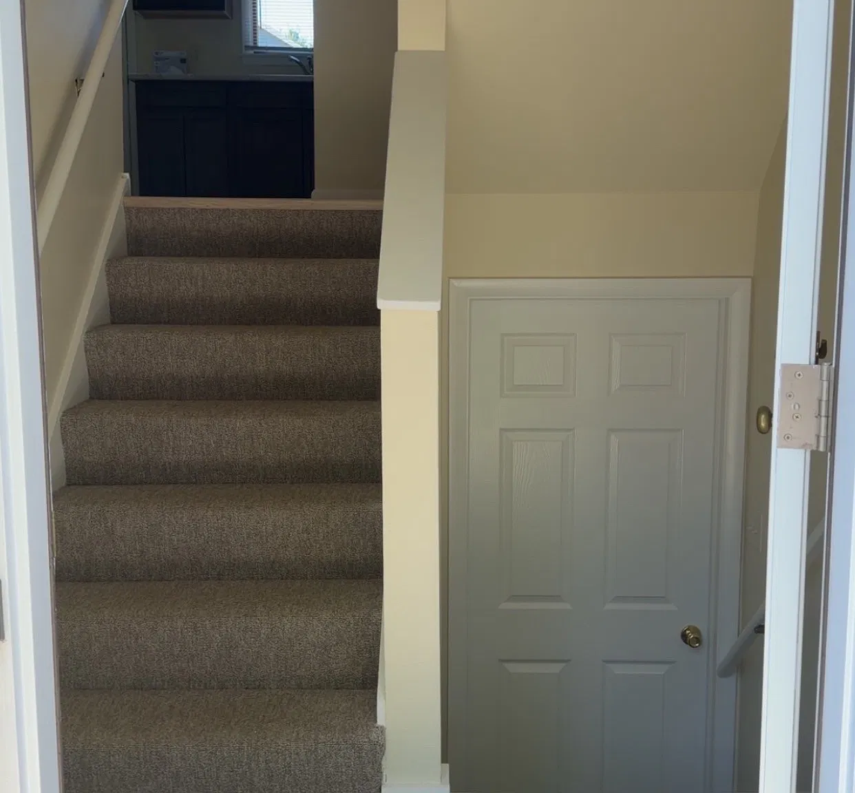 3 bed, $1,900 — Photo 2
