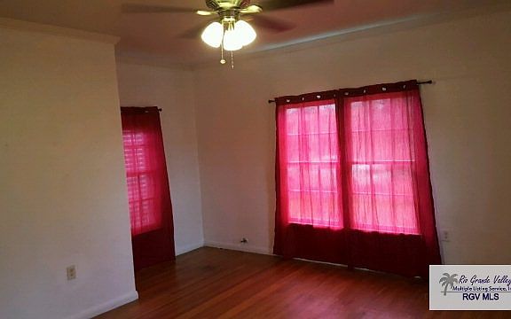 5th image of 690 N Bonham St