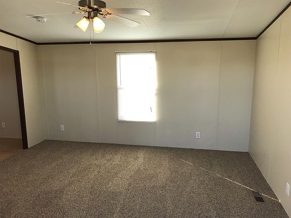 5th image of 404 Wildflower Ct