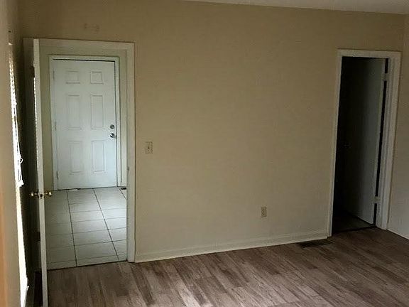 5th image of 808 Park Ave