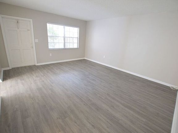 4th image of 1020 Elmwood St Unit 2-C