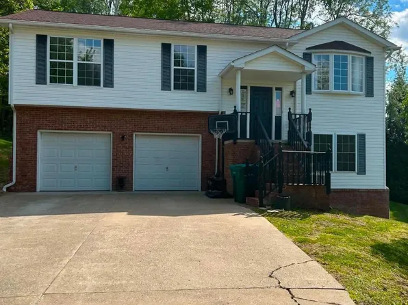 1002 Sherwood Cir, Bridgeport, WV 26330