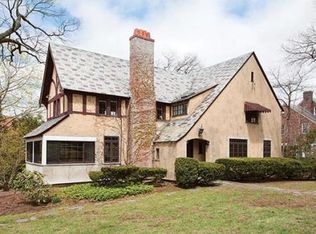 565 Chestnut St, Newton, MA 02468