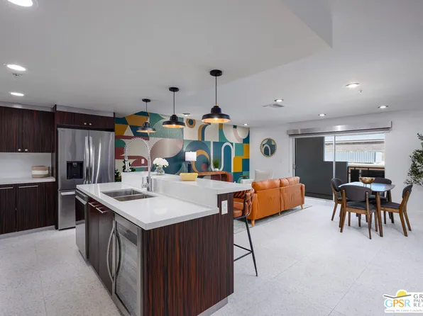 588 E San Lorenzo Rd #204, Palm Springs, CA 92264