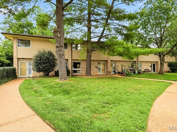10053 Sakura Dr, Saint Louis, MO 63128