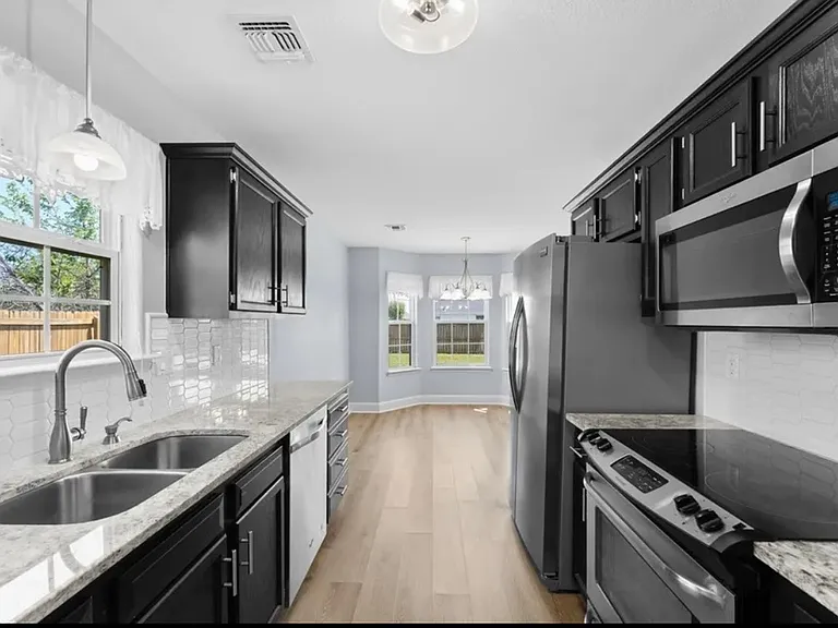 550 Bonanza St — Photo 10