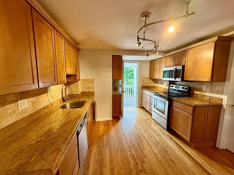 65 Terrace Ave #1 — Photo 8