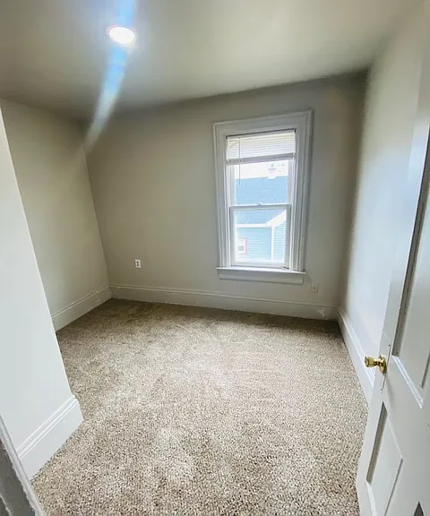 527 Merritt Ave #2 — Photo 13