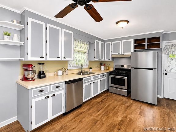 4th image of 307 Lakeview Dr