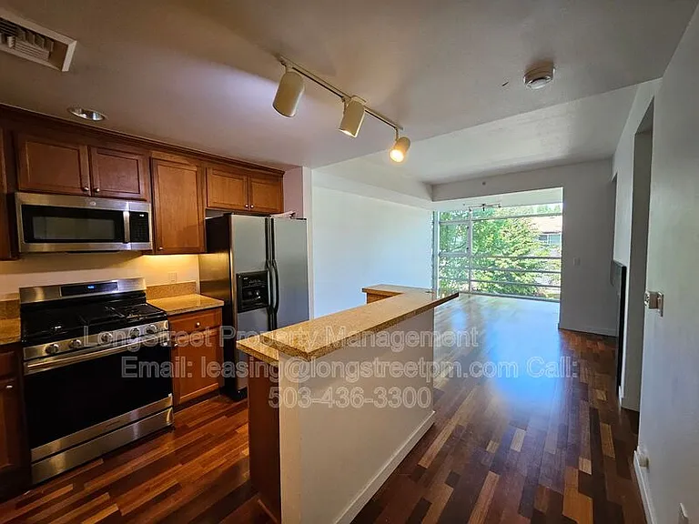 910 SE 42nd Ave #210 — Photo 5