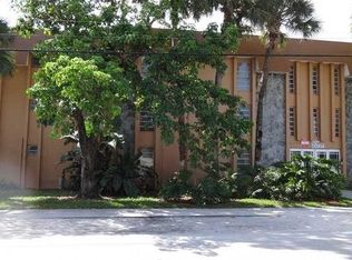 1230 W 54th St APT 321A, Hialeah, FL 33012