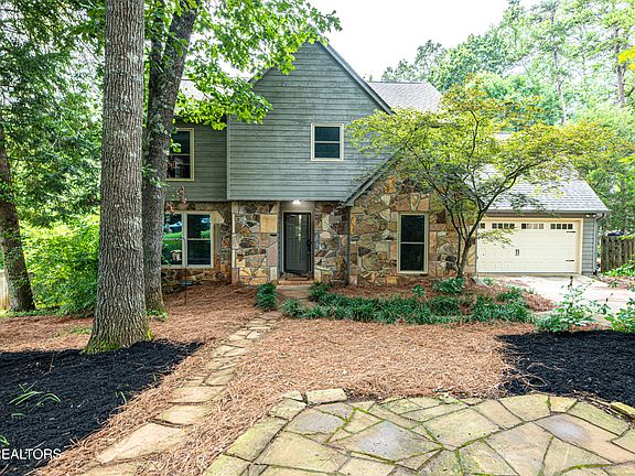 2nd image of 1140 Farrington Dr