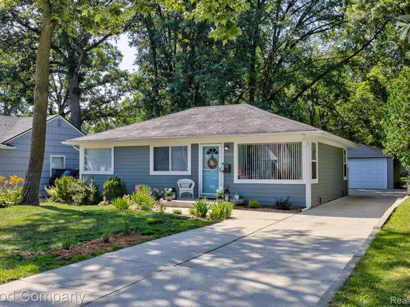 15925 W Forteen Mile Rd, Beverly Hills, MI 48025