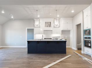 9221 NW 86th Ter, Yukon, OK 73099